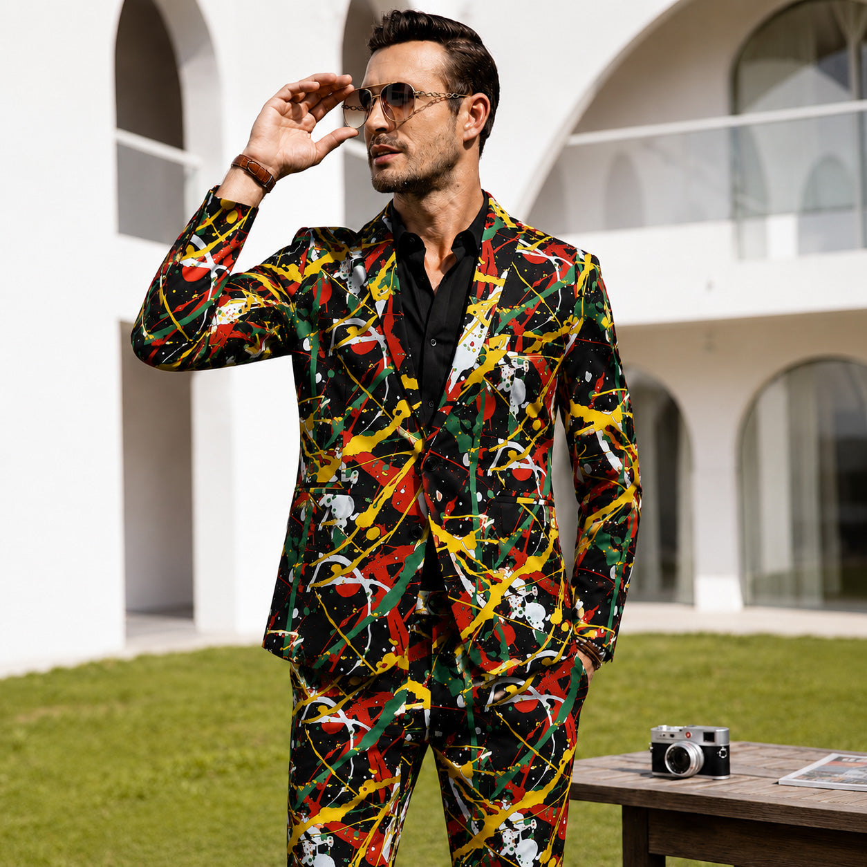 Make a bold statement with our men's artistic splatter paint suit set.
Featuring vibrant multicolored paint drips on premium fabric, perfect for parties and creative events.